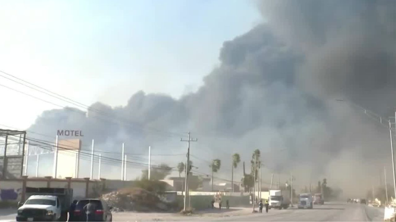 Reportan incendio causado por vientos en los límites de García y Santa Catarina, Nuevo León