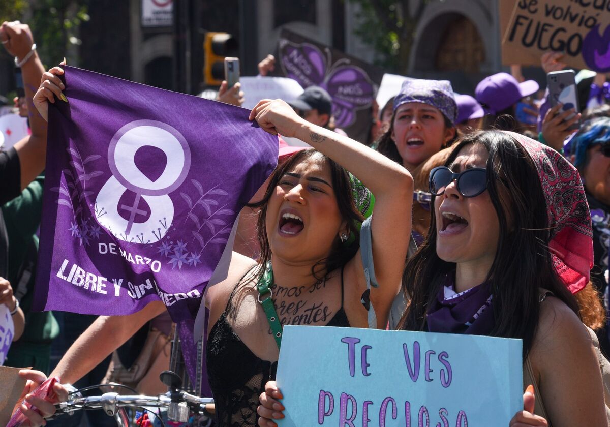 La UNAM impartirá el taller para el diseño del pañuelo para marcha 8M. (Foto: Cuartoscuro)