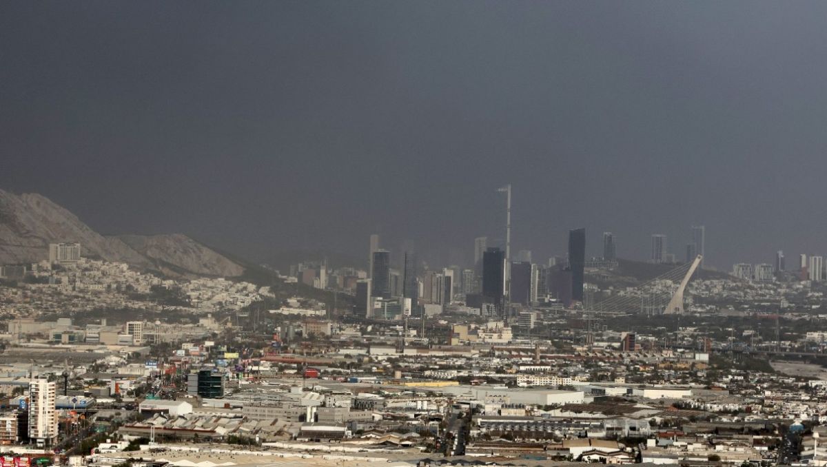 Contaminación en el Área Metropolitana de Monterrey / Roberto Alanís.