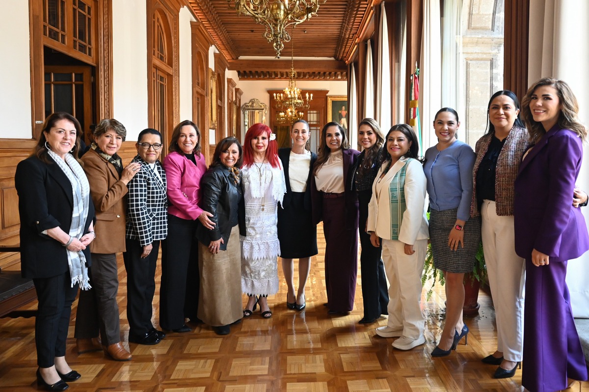 Los gobernadores de Morena se reunieron con Sheinbaum en Palacio Nacional. | X
