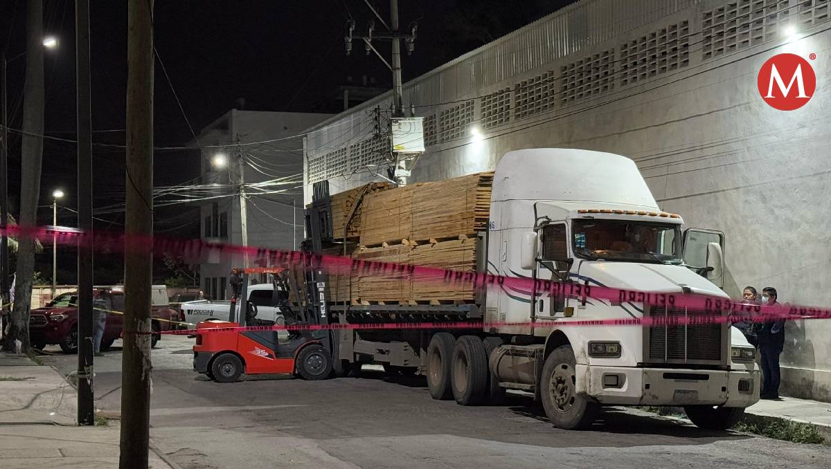 Hombre muere aplastado por tablas de madera. (Alberto Cano)