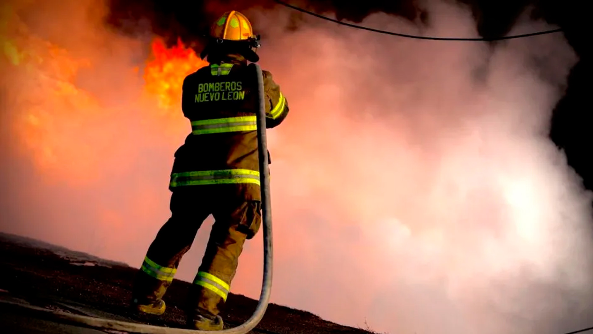 Casi mil 500 personas fueron necesarias para sofocar incendios en Nuevo León