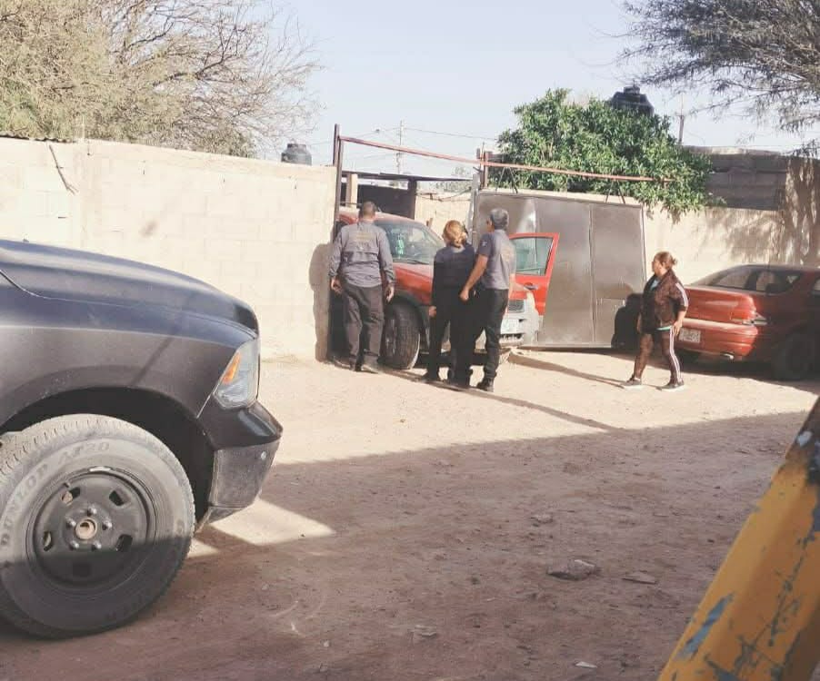 En Coahuila, un menor de 15 años murió al quedar prensado entre un vehículo y el portón de su casa. | Especial