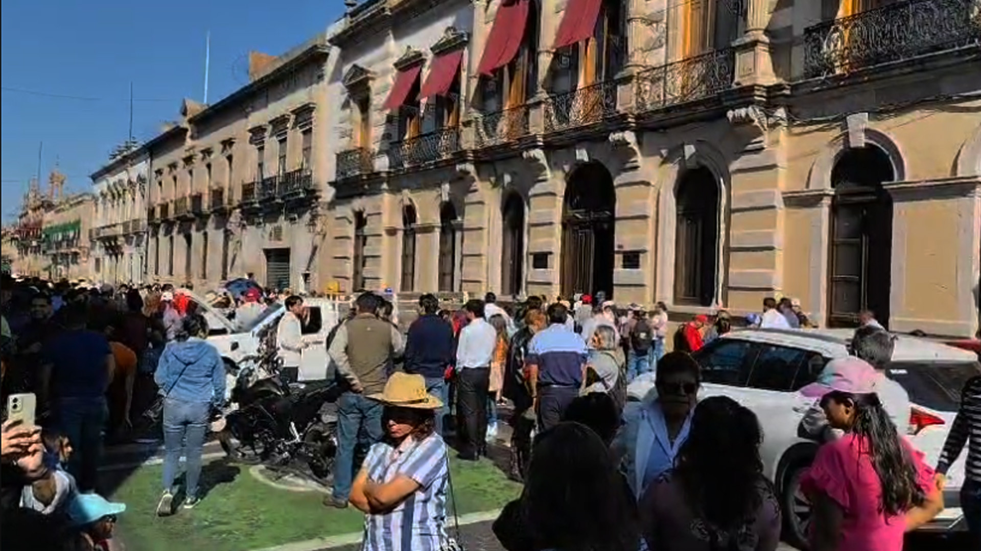 Maestros intensifican movilizaciones contra nueva Ley del ISSSTE en Michoacán
