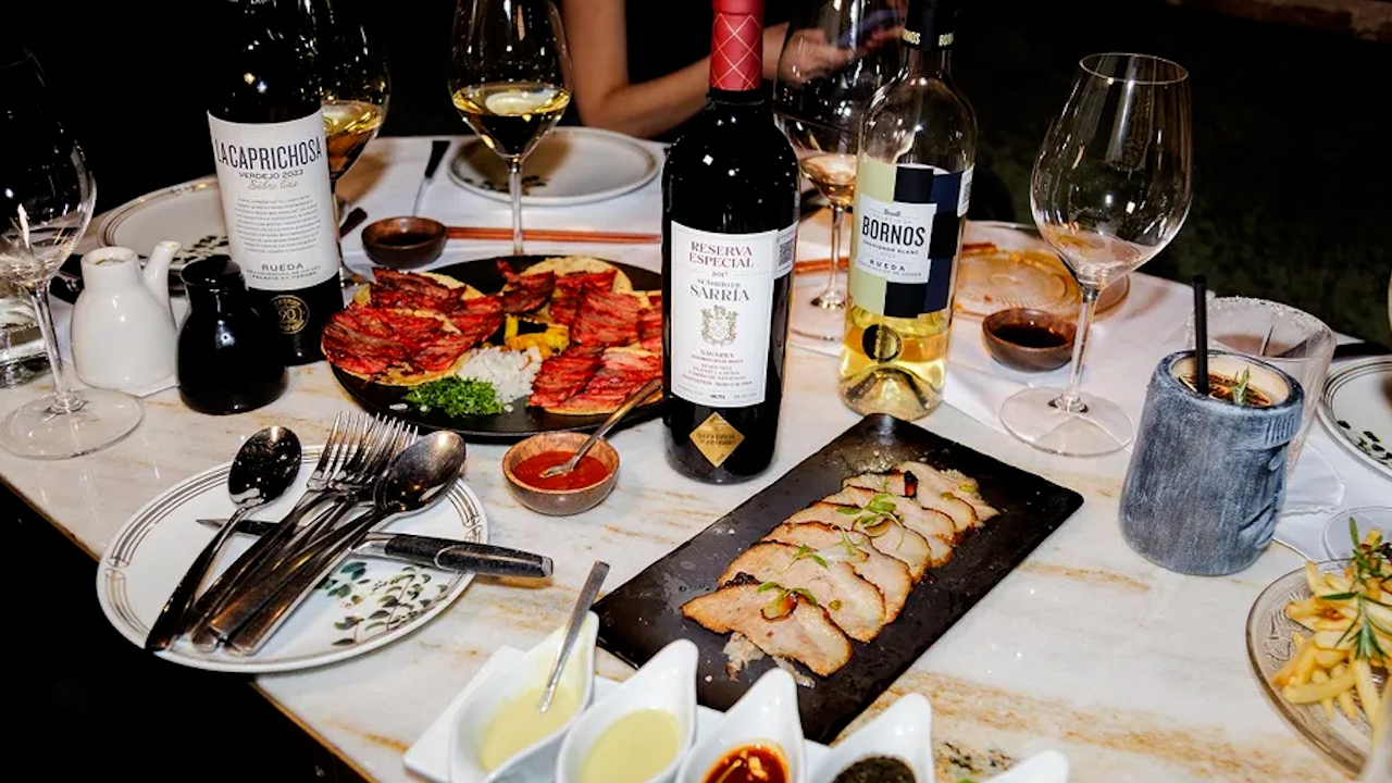 Animal St. Regis celebra su primer aniversario con menú de degustación maridado con vinos Bornos