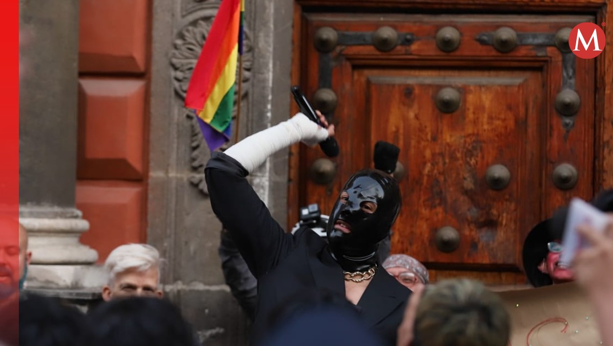 El artista durante la convocatoria que realizó esta tarde | Fotografía: Octavio Hoyos