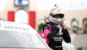 En el marco del día de la mujer repasamos las históricas contribuciones que muchas mujeres están teniendo en NASCAR.
