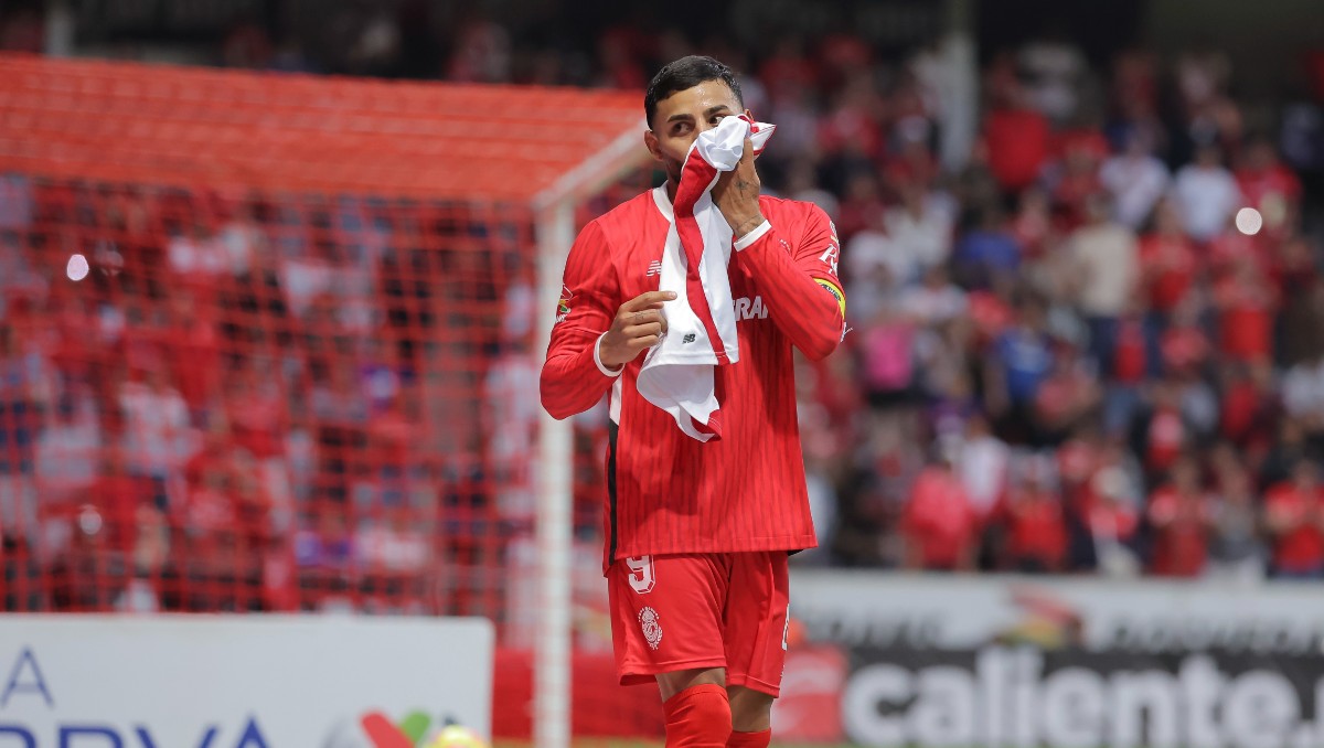Alexis Vega comanda la goleada del Toluca sobre Necaxa con hat-trick en el Clausura 2025 (Imago7)