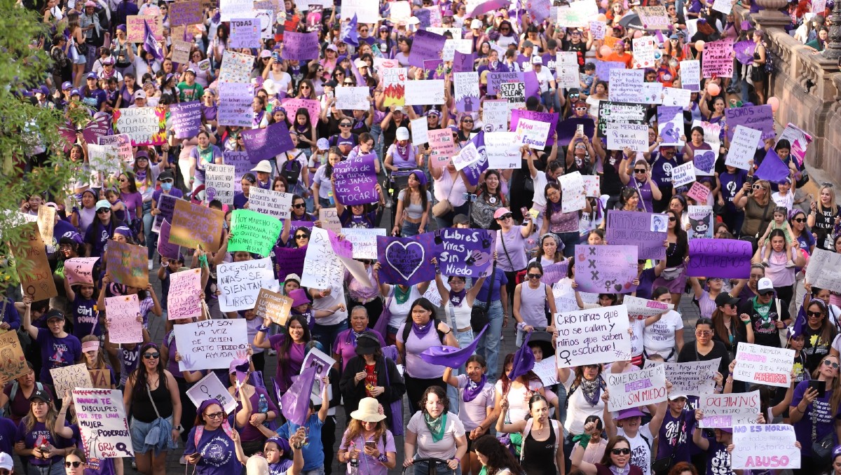 Marcha 8M en el Centro de Monterrey / Luis Guerra