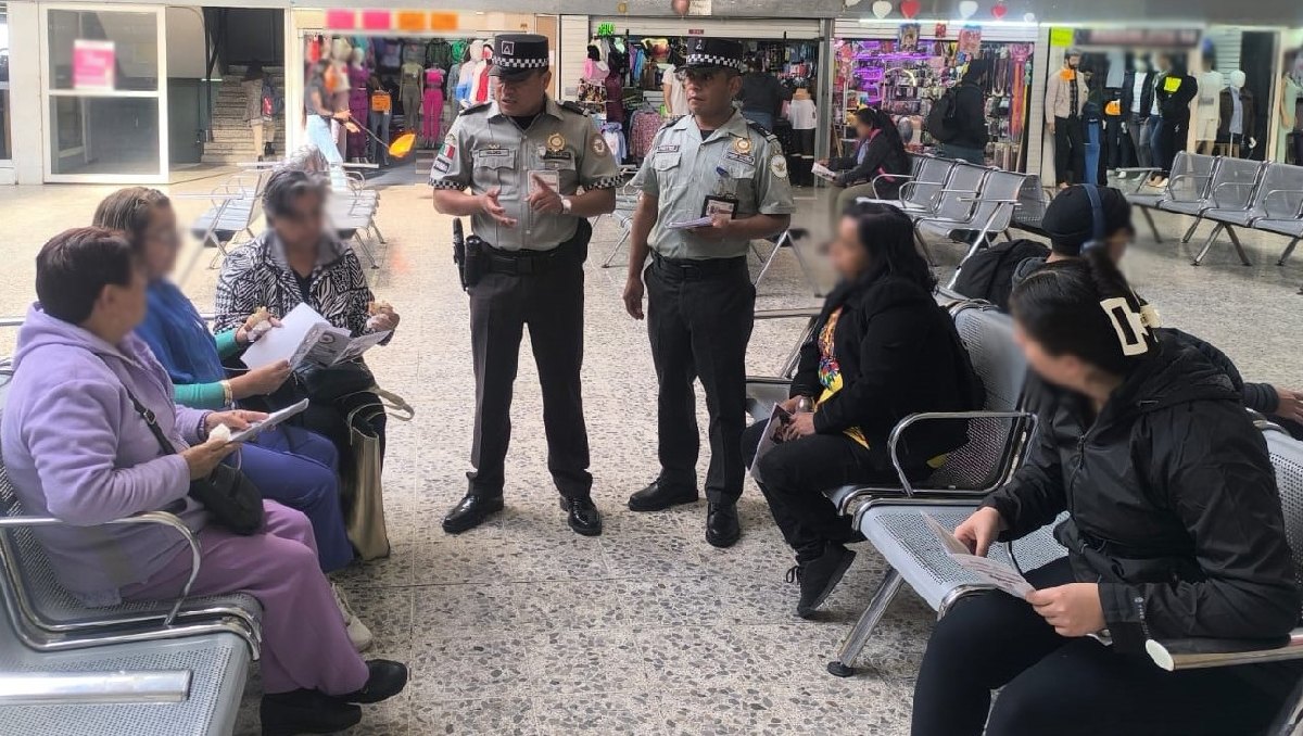 Agentes de la Guardia Nacional realizan recorridos en Terminal de Autobuses de Toluca. Foto: (Especial)