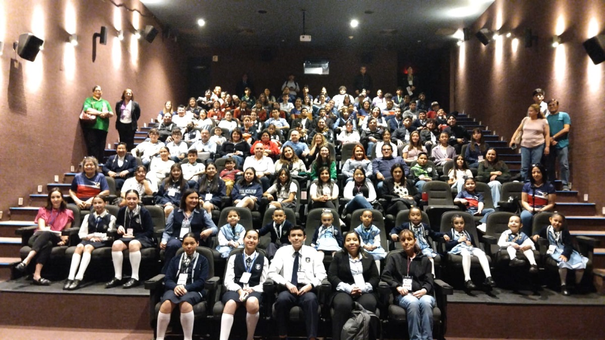Alumnos que formaron parte de Infomatrix 2025. (cortesía)