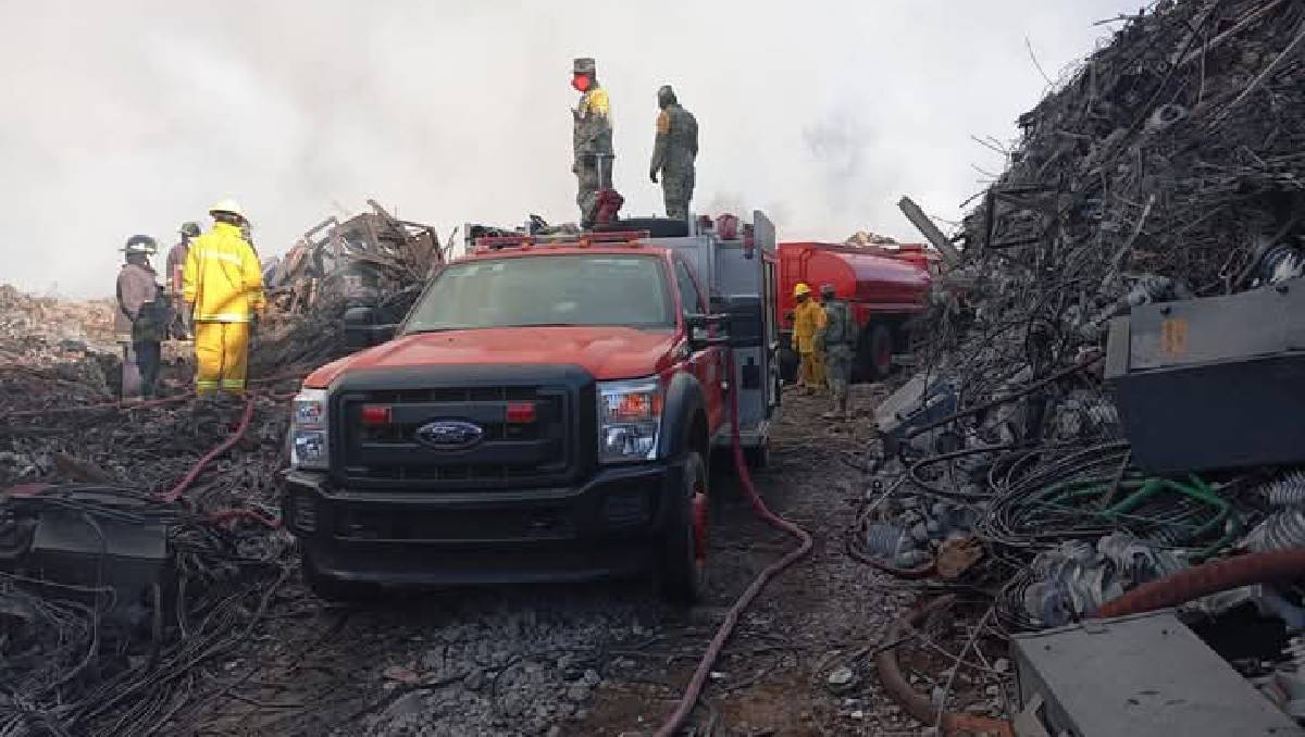 Vecinos indican que el incendio en Xonacatlán fue causado por una explosión de un transformador. Foto: (Especial)