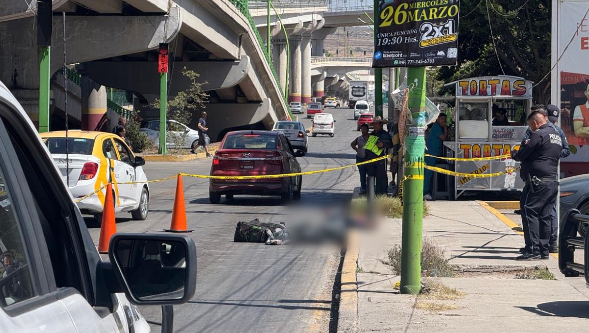 Conductor de tractocamión embiste a ciclista y se da a la fuga en Pachuca