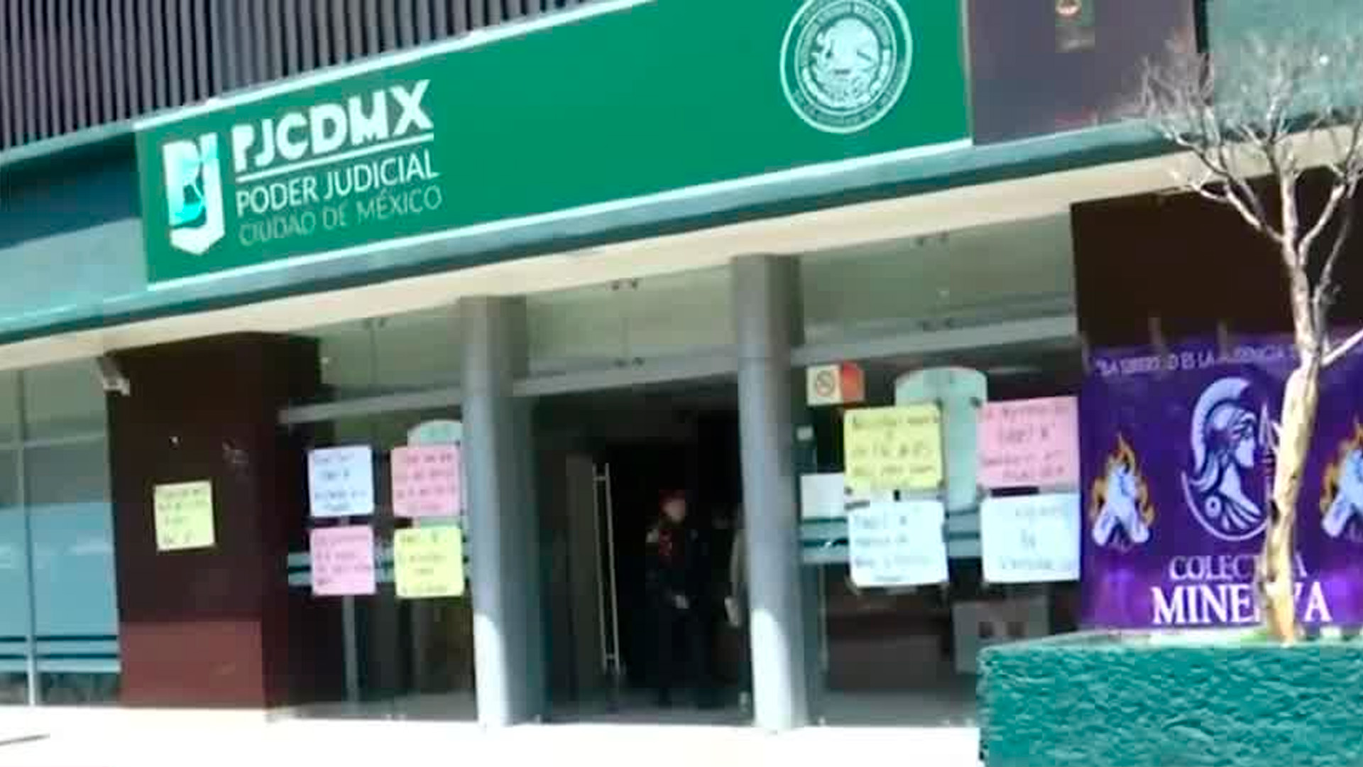 Feministas protestan por que se vincule a proceso a un presunto agresor en CdMx