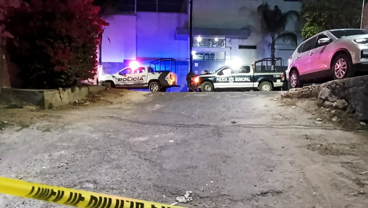 El adolescente fue llevado a recibir atención médica tras ser golpeado (Vicente Torres Alfaro)