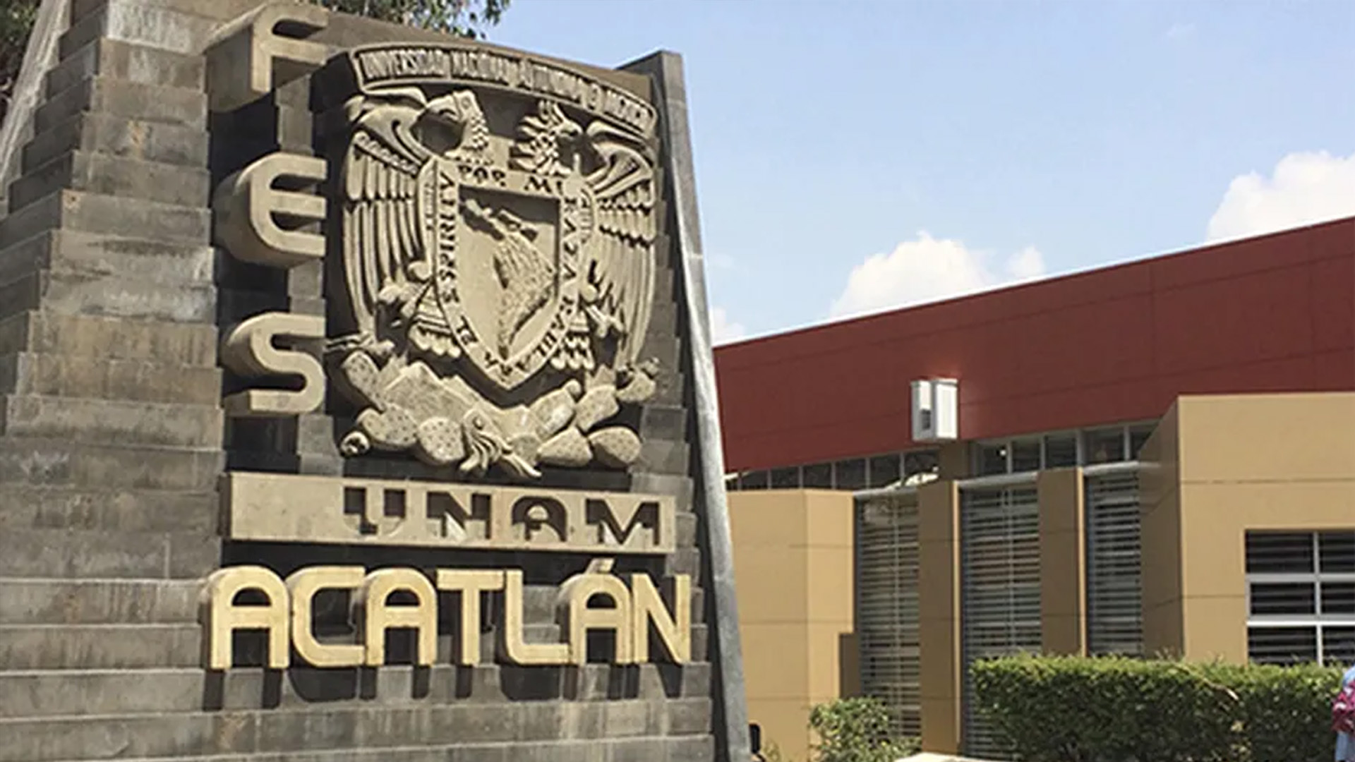 Atropellan a un alumno en estacionamiento de la FES Acatlán y queda en coma