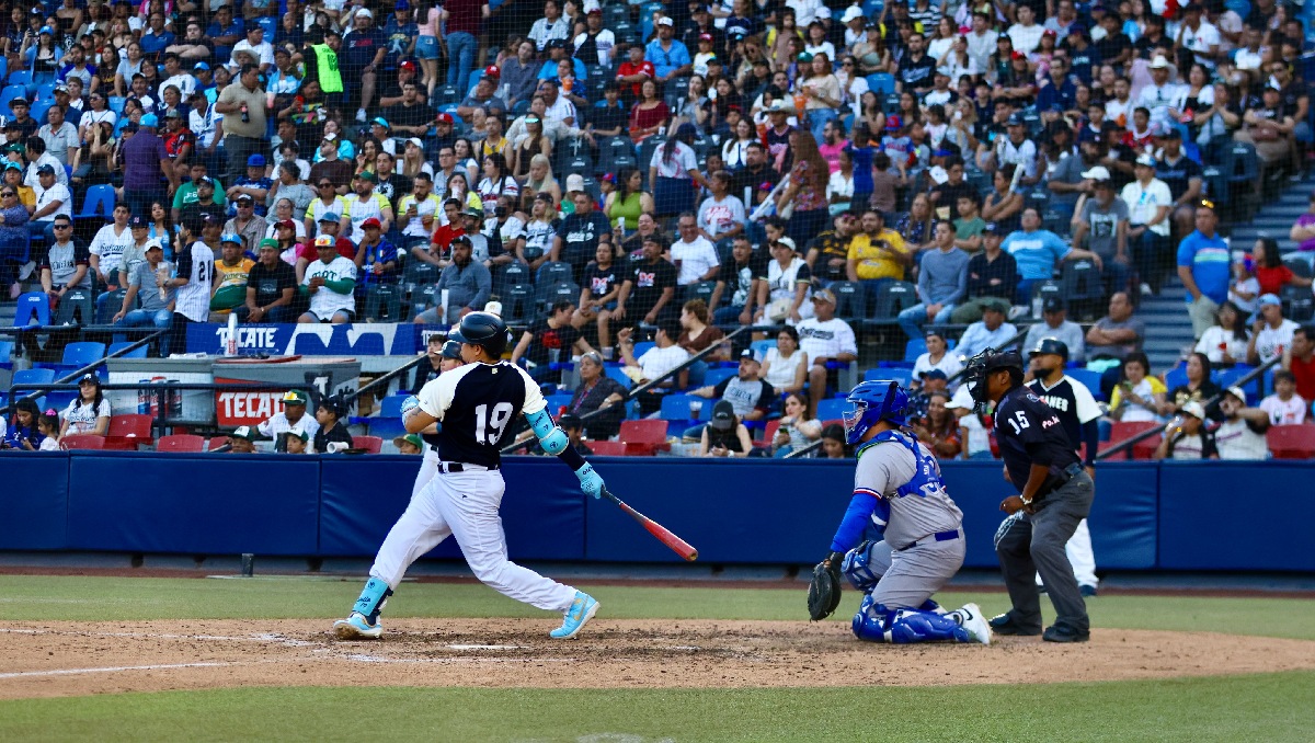 Sultanes tienen ensayo en el Estadio Mobil Super contra Acereros Monclova (X @SultanesOficial)
