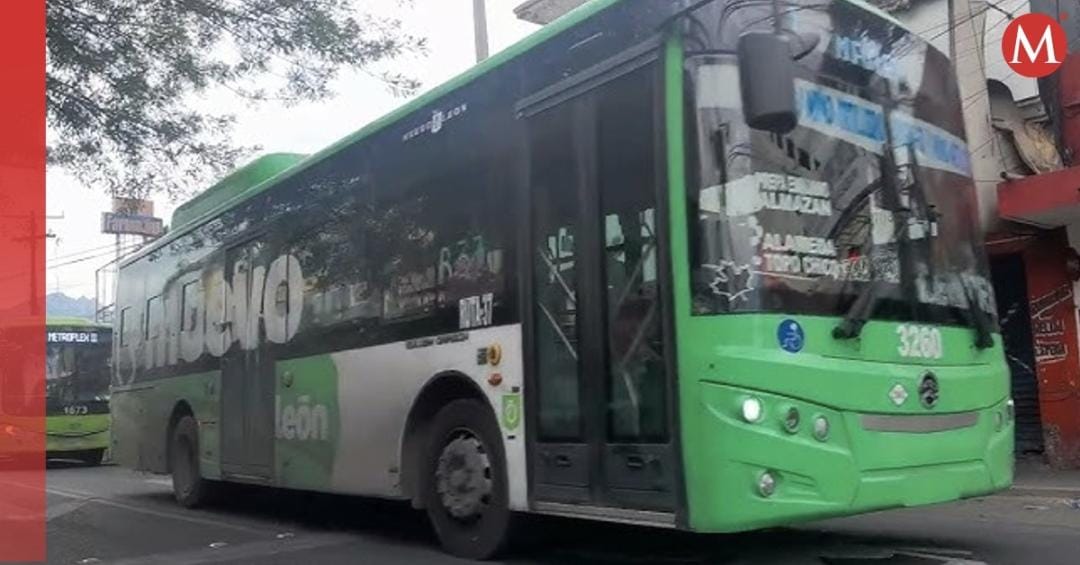 Transporte público choca contra vehículo por manejar en sentido contrario en Tláhuac: Video