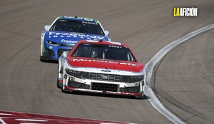 Daniel Suárez acaricia la victoria en la NASCAR Cup de Las Vegas