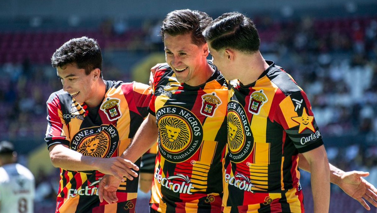 Leones Negros se lleva los tres puntos ante Alebrijes (X)