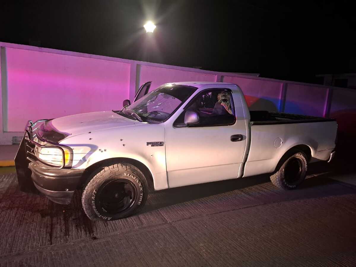 Localizan camioneta con múltiples impactos de bala. (Cortesía)