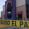 Presuntamente los dos restaurantes de El Pollo Loco fueron quemados por tres sujetos encapuchados. Israel Santacruz