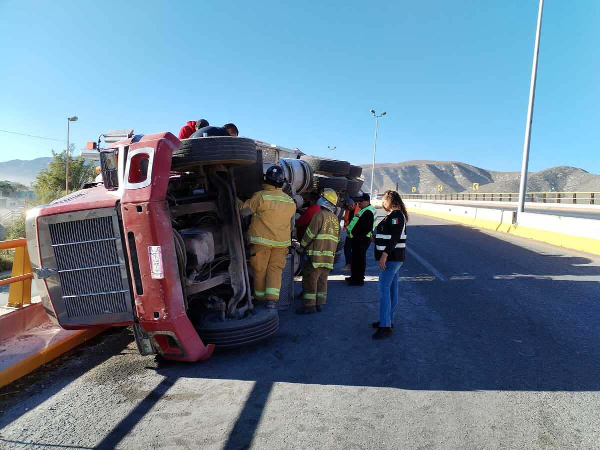 Volcadura de tráiler. | Especial