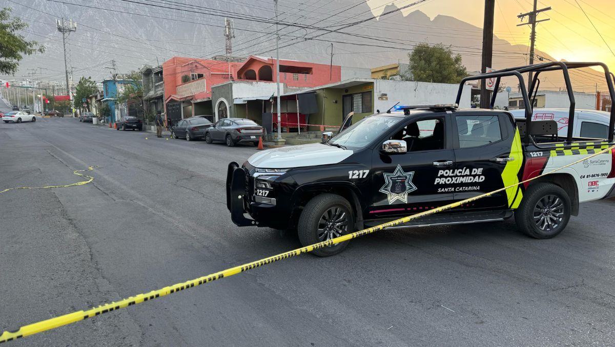Al sitio acudieron policías muncipales, elementos de la AEI y personal del Instituto de Criminalística y Servicios Periciales. Fabricio Gallegos