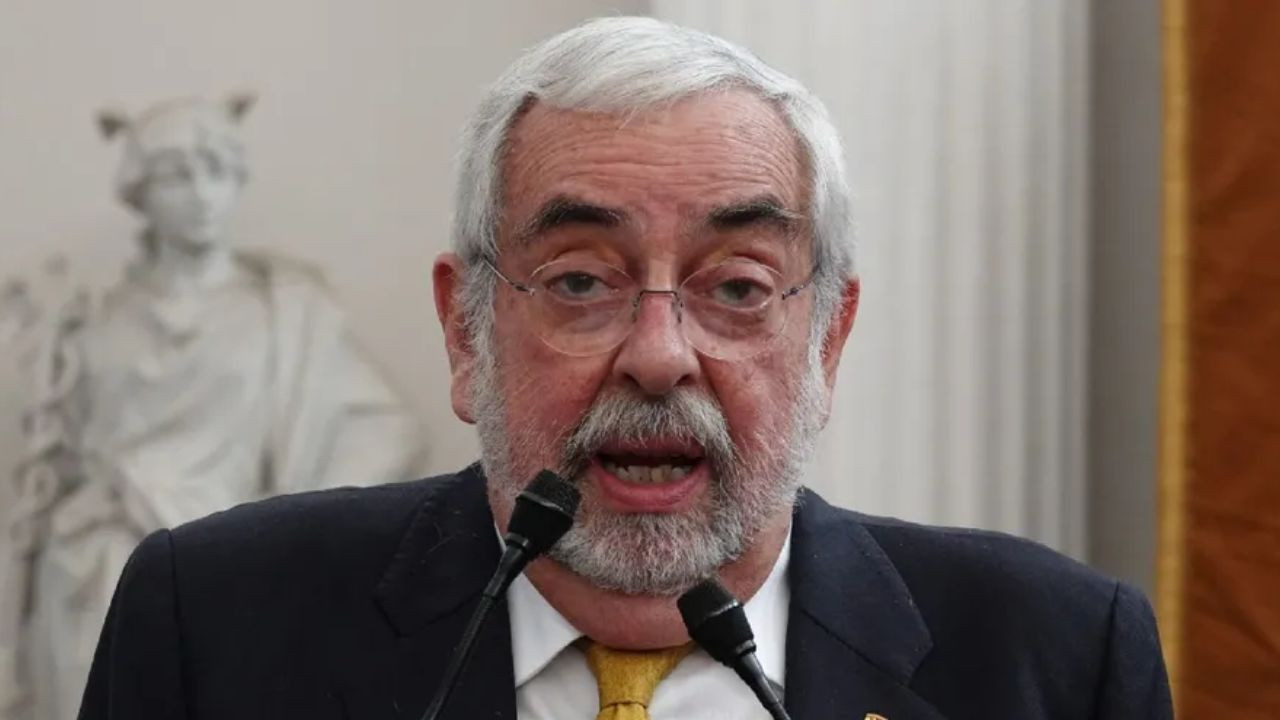 Multan a Enrique Graue por caso Esquivel; académicos de la UNAM rechazan medida
