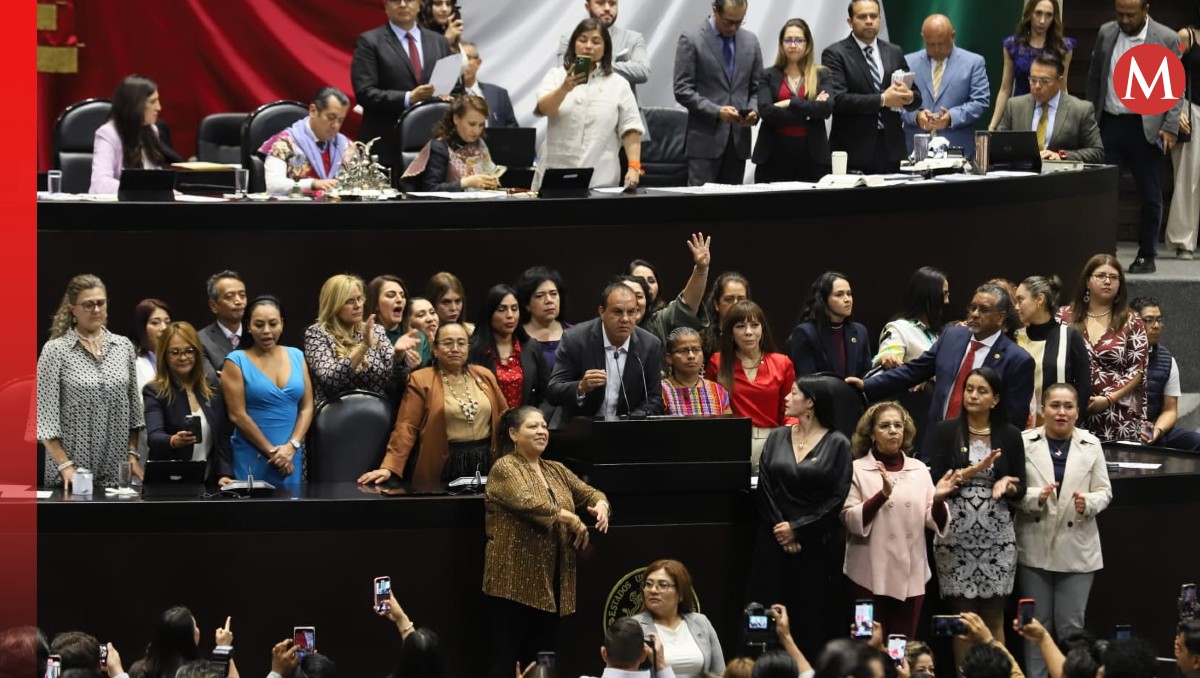 La Cámara de Diputados ayer desechó la solicitud de desafuero contra Cuauhtémoc Blanco, quien subió al pleno. | Foto: Octavio Hoyos