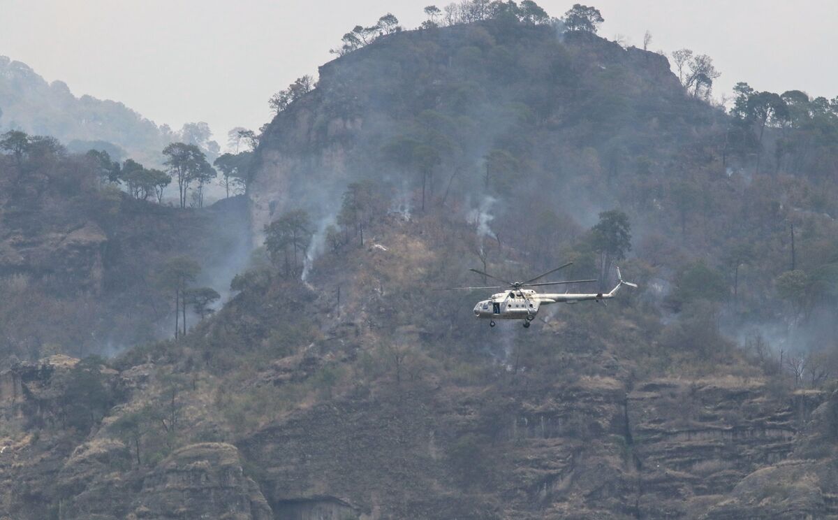 Columnas de humo denso se extienden sobre la región, afectando la visibilidad y la calidad del aire. | Cuartoscuro