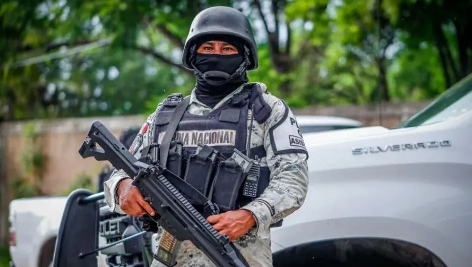 Aseguran casi 8 millones de litros de hidrocarburo tras cateo en Ensenada, BC