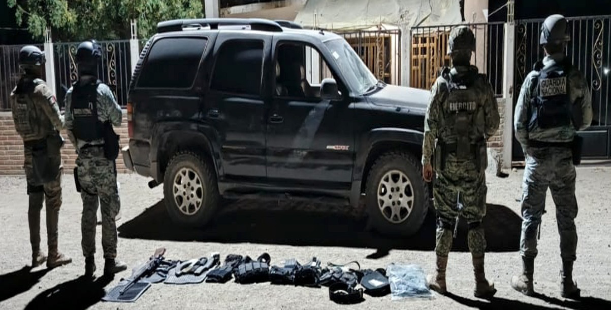 Autoridades aseguran arsenal y vehículos tras enfrentamientos en la sierra norte de Sinaloa