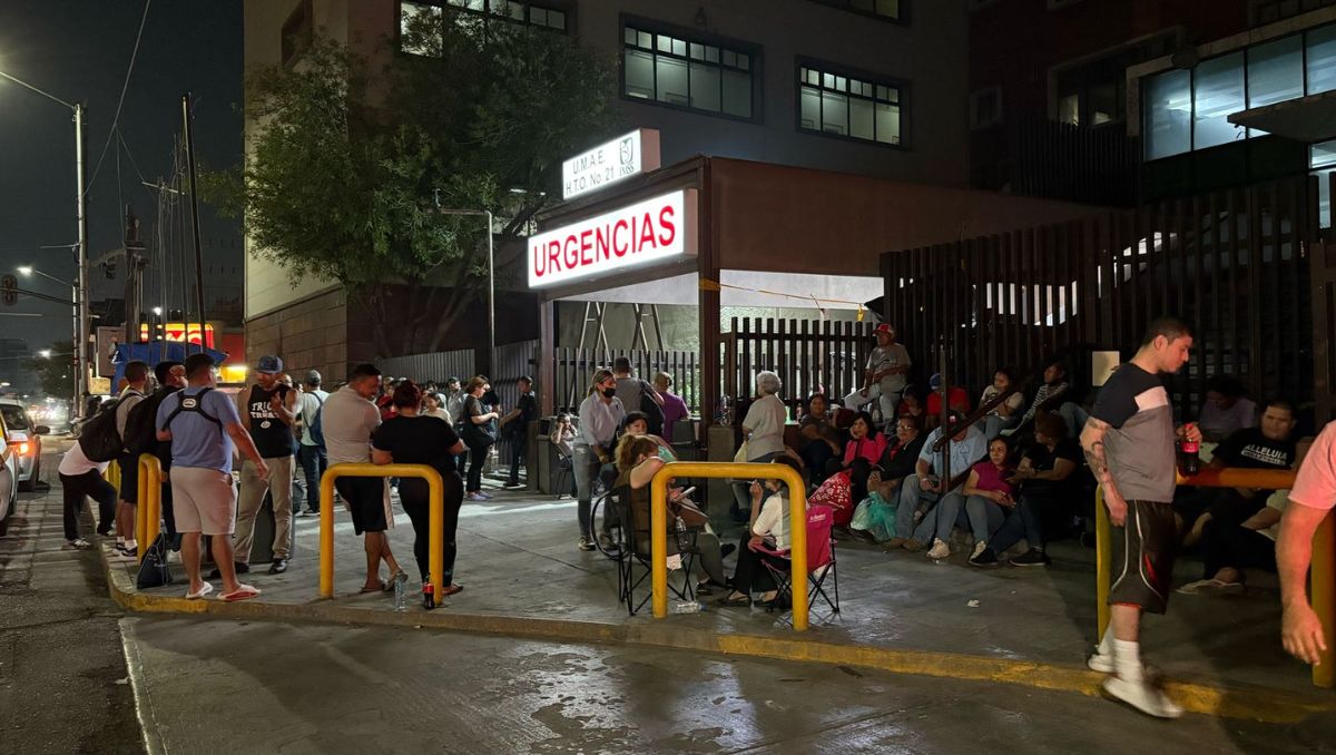 Ciudadanos señalaron las agresiones y condiciones inseguras que hay afuera del Hospital de Zona en el Centro de Monterrey. Ángel Mercado
