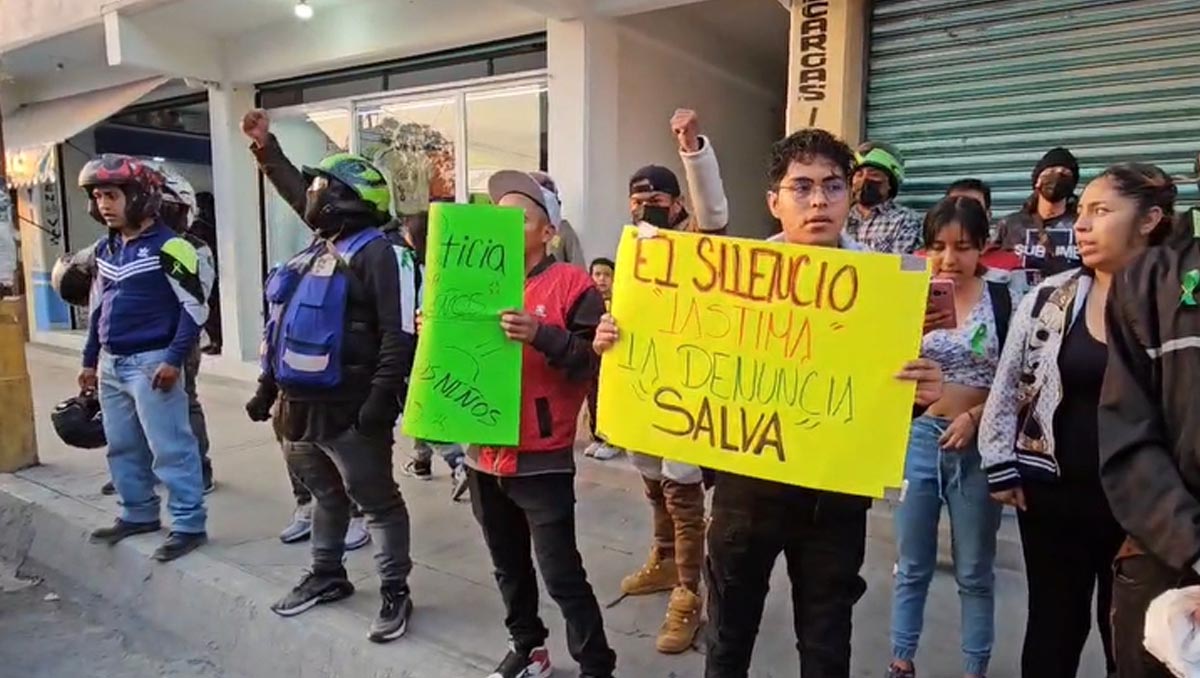Mototaxistas de Tizayuca protestan frente al Ministerio Público