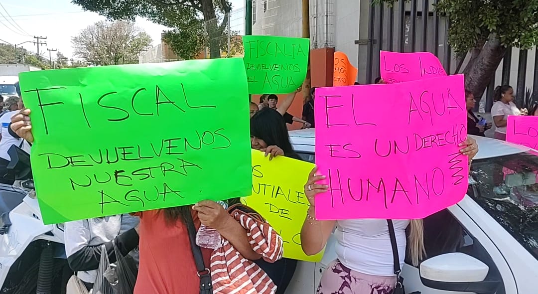 Integrantes de la comunidad otomí de San Jerónimo Acazulco. (Foto: especial)