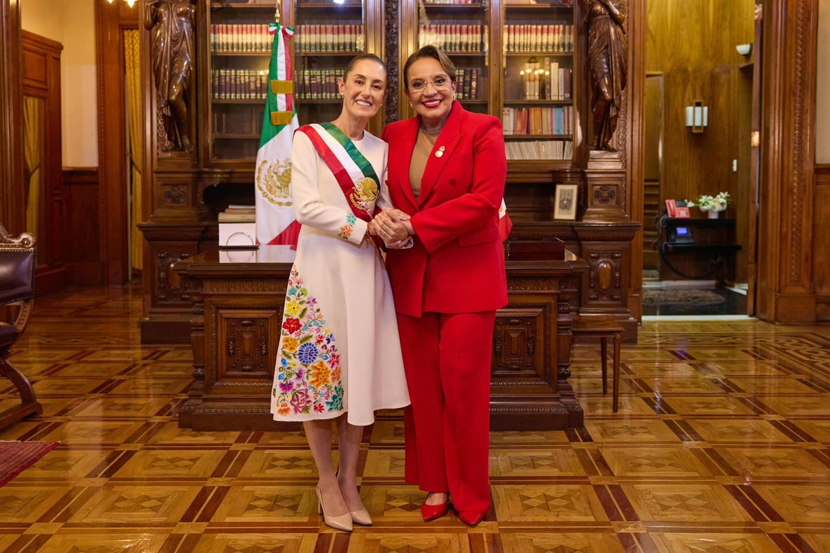 Xiomara Castro indicó que sostuvo una llamada telefónica con la presidenta Claudia Sheinbaum. | Foto: Especial