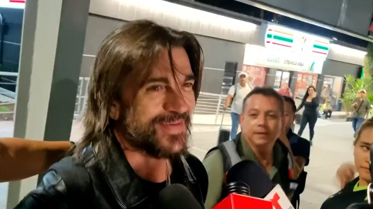 Juanes desata locura a su llegada a Monterrey para el Pal’ Norte