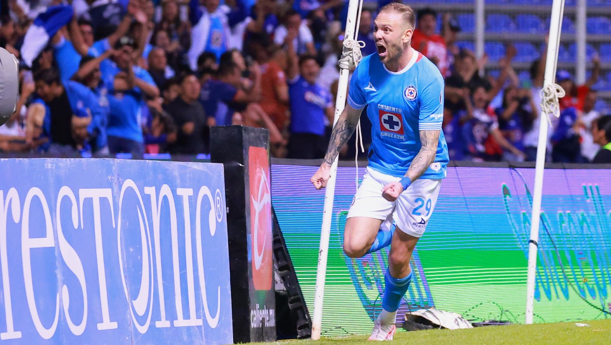 Rodolfo Rotondi marca doblete en el partido Cruz Azul vs Pumas en el Clausura 2025 (Imago7)