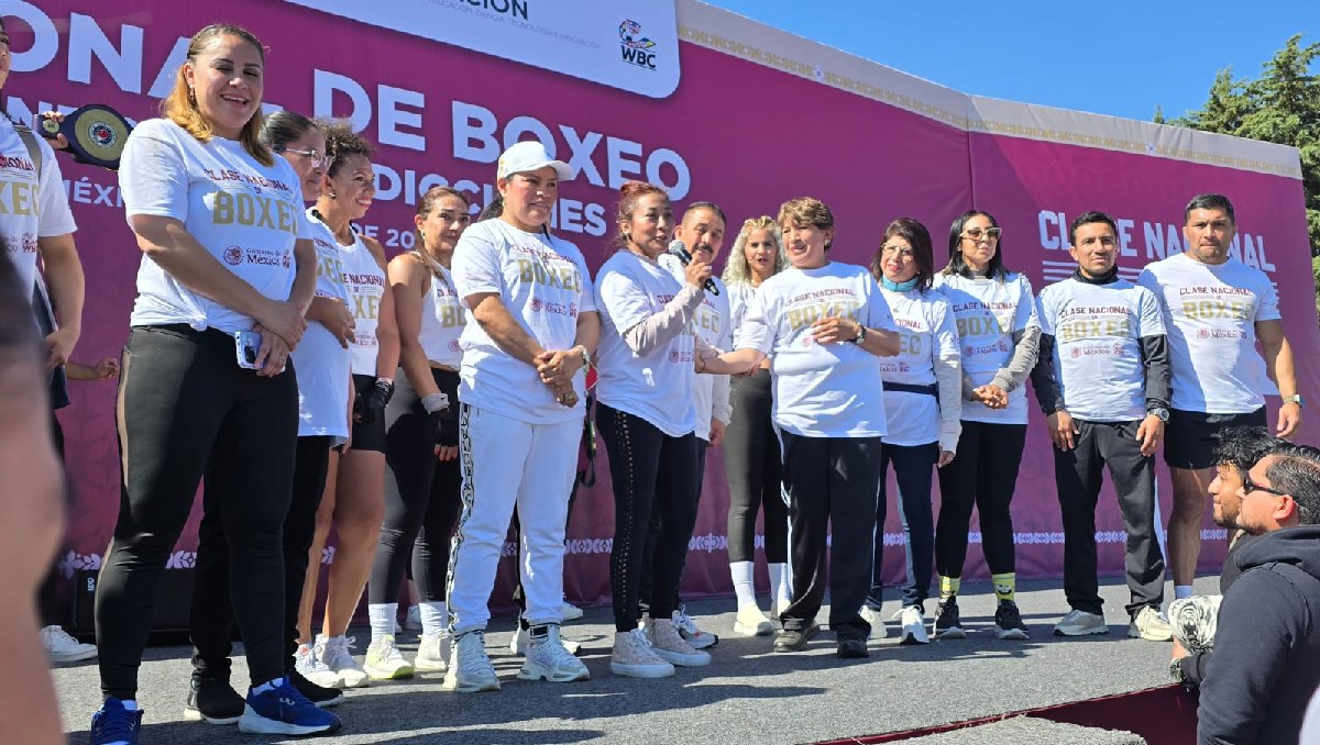 Delfina Gómez participa en clase de boxeo en coordinación 100 municipios. Foto: (Abadiel Martínez)