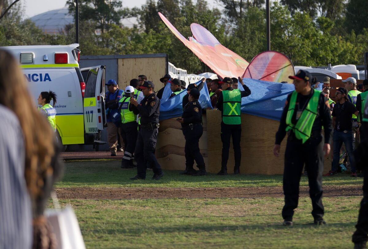 Dos fotógrafos murieron tras el colapso de una grúa en el festival Axe Ceremonia 2025. | Cuartoscuro