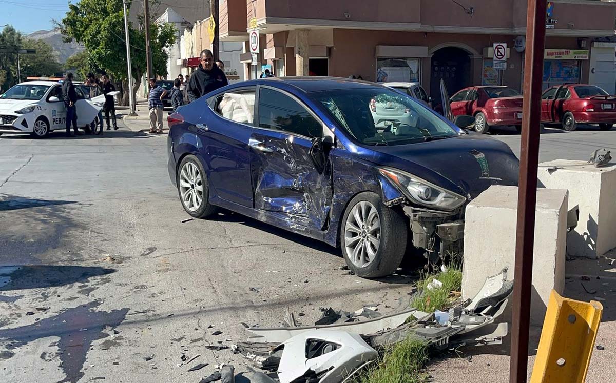 Uno de los conductores requirió traslado al hospital. l Especial