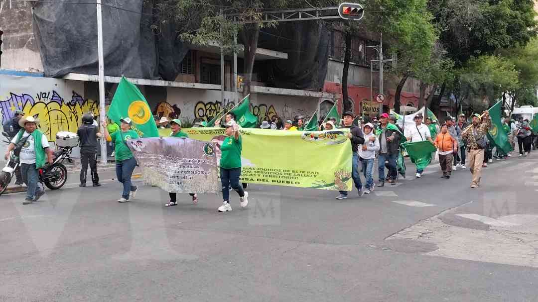 Un primer grupo se concentró sobre Periférico, Manuel Ávila Camacho. (Foto: Jorge Becerril)