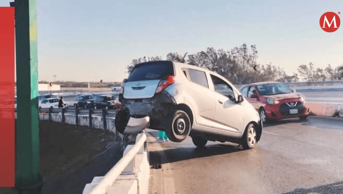 Automóvil casi cae del Puente frente a aeropuerto de Tampico