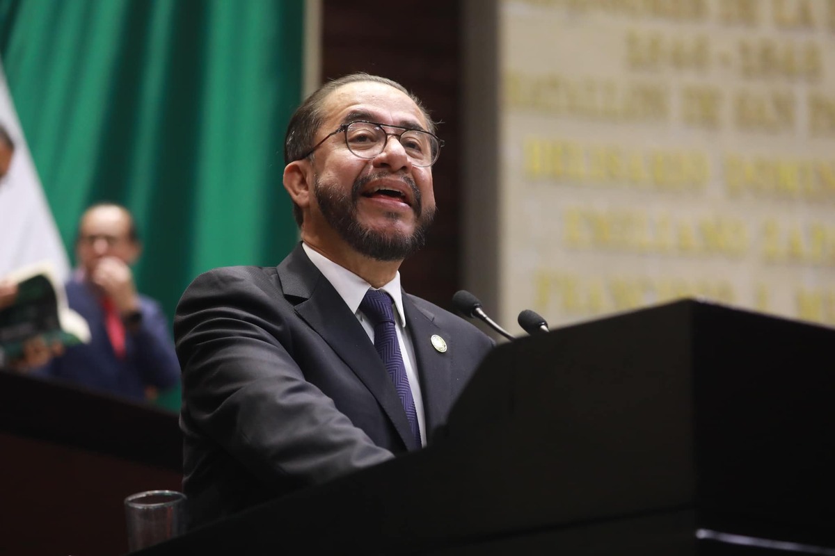 Entre proclamas de “amén” en San Lázaro, diputado de Morena promueve marcha cristiana