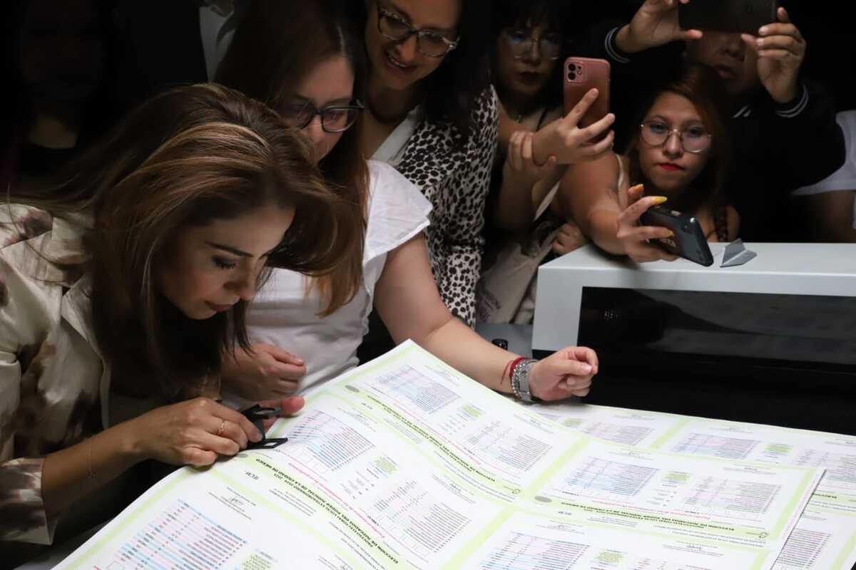 Patricia Avendaño reconoció que la papelería tiene un costo alto por ser material de seguridad. (Foto: Jesús Quintanar)