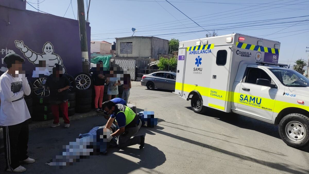 Un trabajador de una vulcanizadora resultó con lesiones de gravedad luego de ser prensado entre dos vehículos. (Especial)
