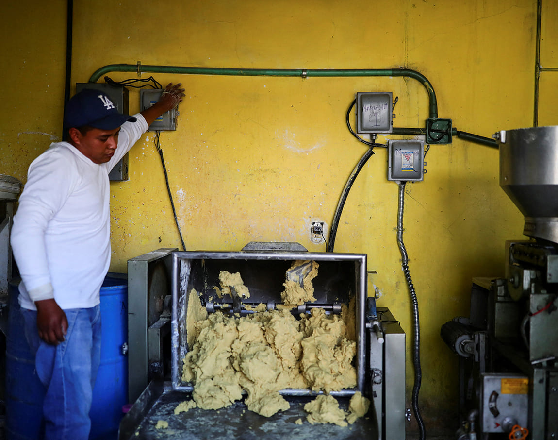 Familia Michoacana cobra "derecho de piso" a tortilleros en Malinalco y Tenancingo. | Foto: Reuters