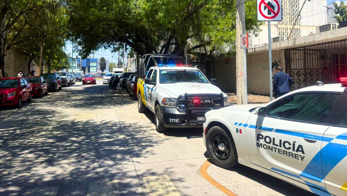 Al sitio arribaron elementos de la Policía de Monterrey y agentes ministeriales. | Pedro Delgado.