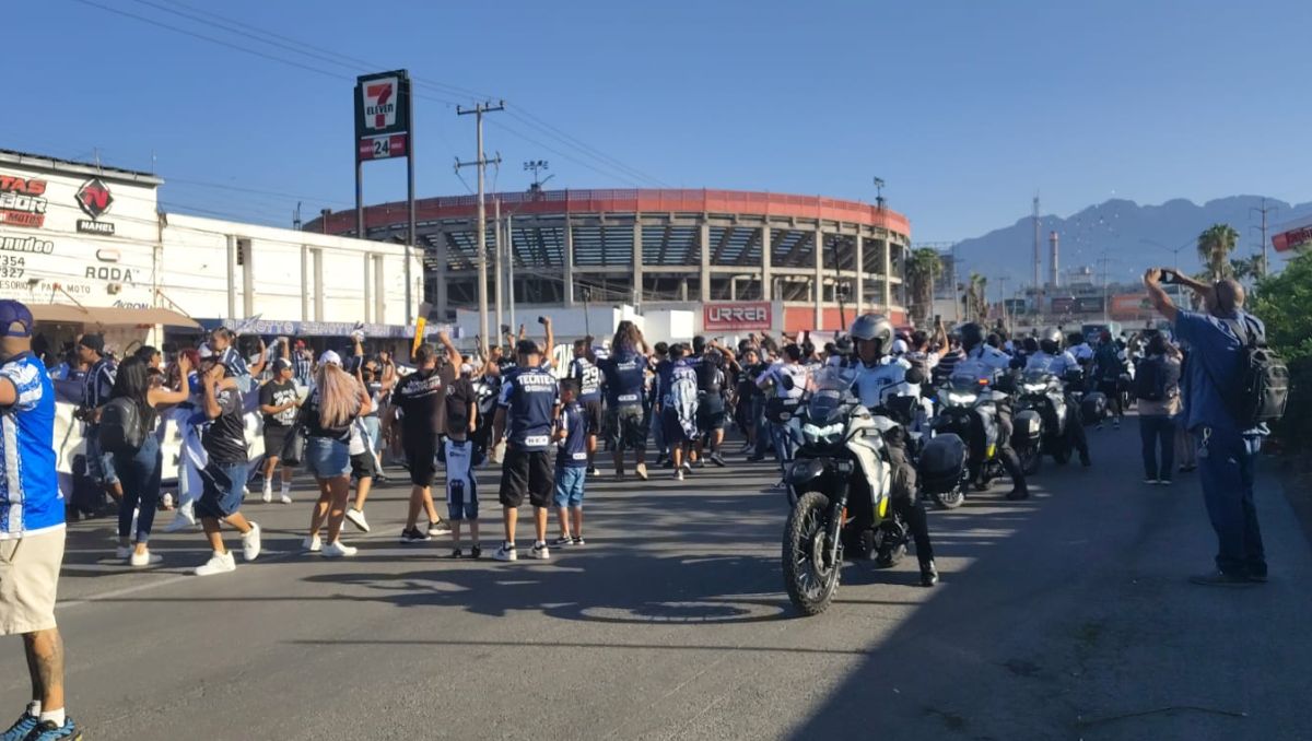 Afición de Rayados de Monterrey previo al Clásico Regio 140. | Miranda Arias